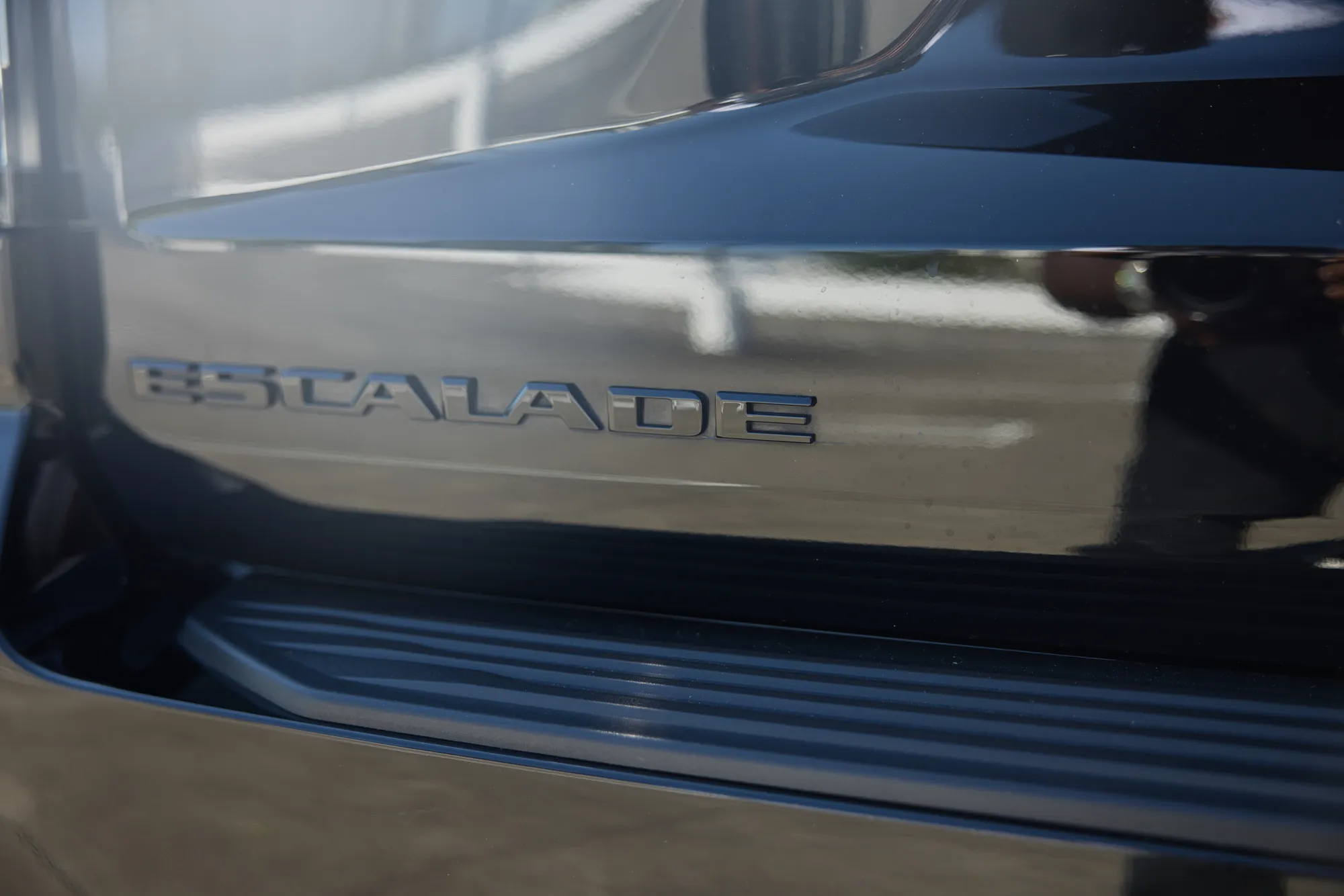 2026 Cadillac Escalade Sport ESV ESCALADE badge and running board